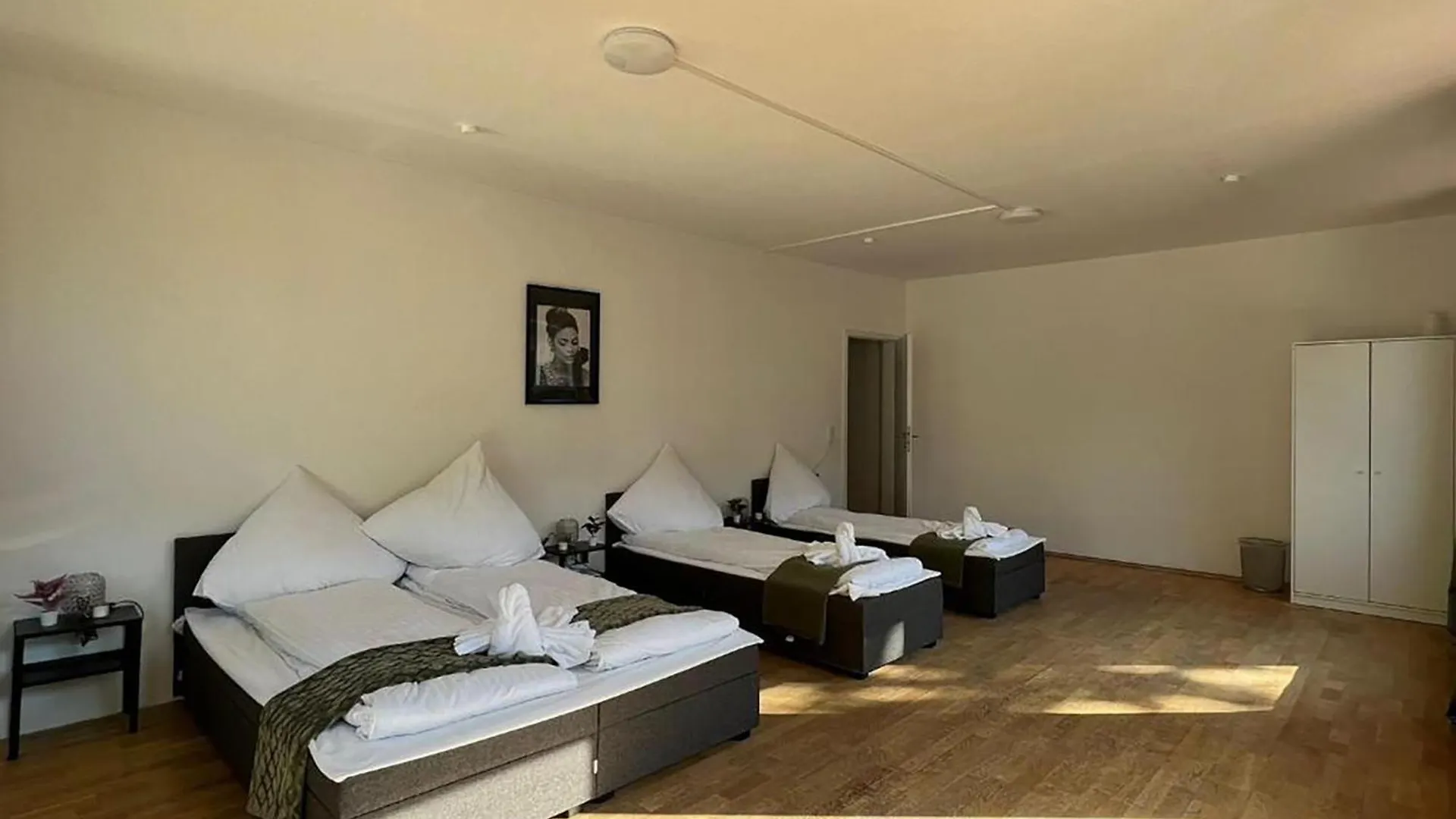 اتصالات Spacious Apartments In Central Cologne, Near The Cathedral 
