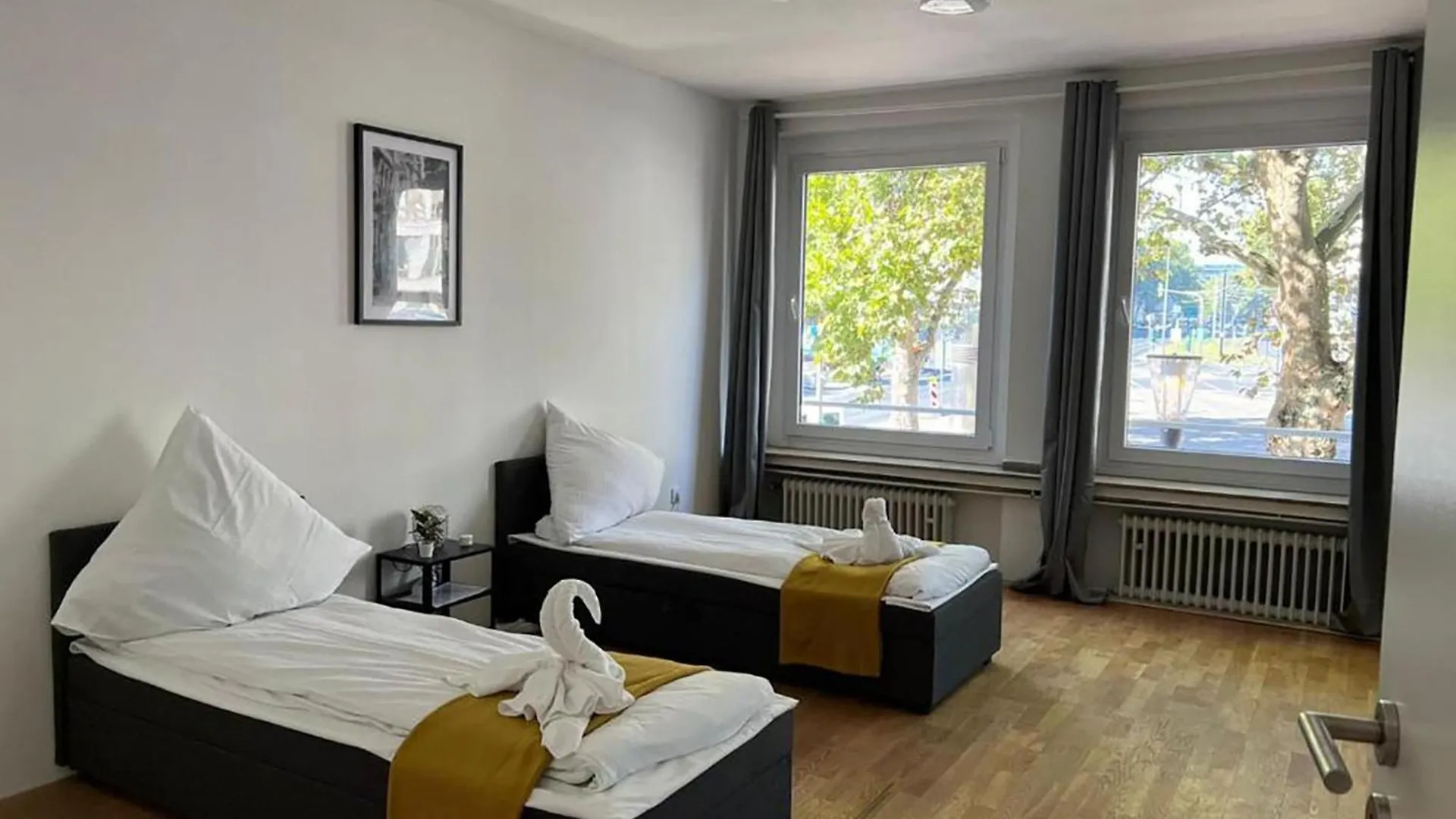 Spacious Apartments In Central Cologne, Near The Cathedral 0*,