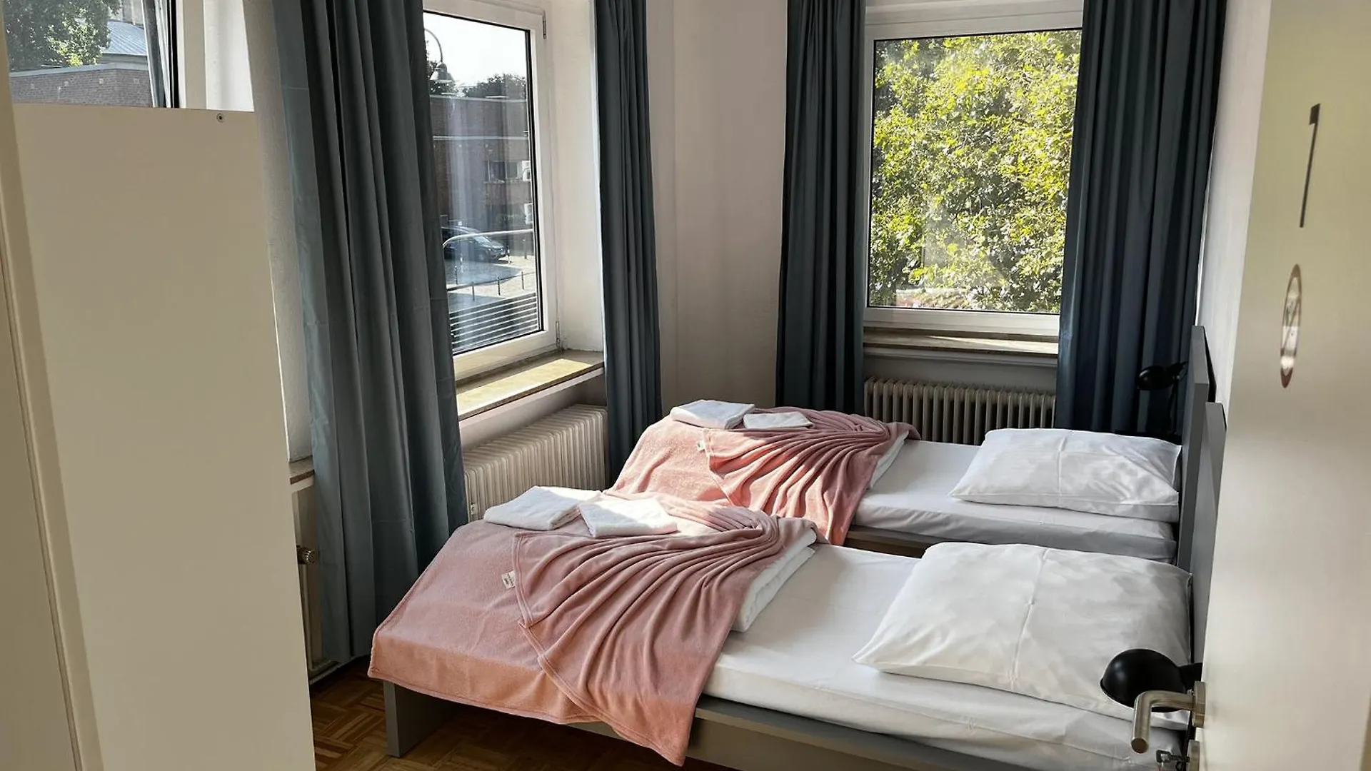 Spacious Apartments In Central Cologne, Near The Cathedral